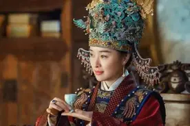 皇太后成为太皇太后就退居二线吗？乱讲！有婆婆在还轮不到儿媳妇图片