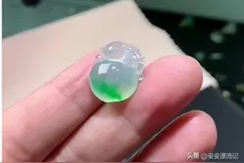 翡翠桃子的寓意和适合佩戴的人群图片