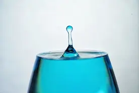 ​山西：祁县玻璃吹的好！已“吹”向全球图片