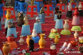 安徽一男子玩扔圈套物，百发百中，老板娘急了求住手：晚上请吃饭图片