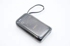 拆一款充电器充电宝二合一产品，透明朋克风，什么功能都有图片