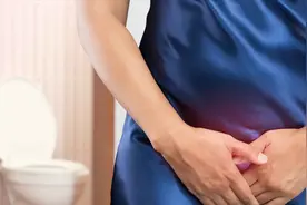 女性私处长痘痘，是染上“性病”了吗？提醒：这些异常最好别忽视图片