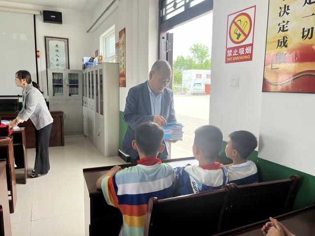 彬州市司法局龙高司法所积极开展“法护青春 向阳而生”法治宣传教育活动