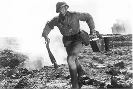 在此俄乌开战时，看两部经典的反战电影图片