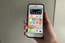 苹果手机真的用6年不卡？手持iPhone7说说答案图片