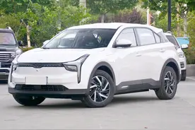 续航500公里，很好养快充家用SUV，便宜高配大5座设计，实拍哪吒U图片