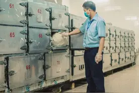 太平间员工：月薪大约2500元，为何很少有人主动辞职？图片