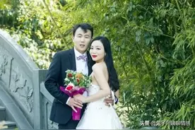 45岁高薪女子带俩娃再婚27岁丈夫，婚礼上激情热舞遭婆家黑脸嫌弃图片