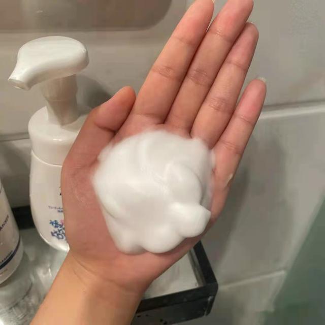 屈臣氏洗面奶红榜：珂润温和，花印清洁力优秀，多芬也不错