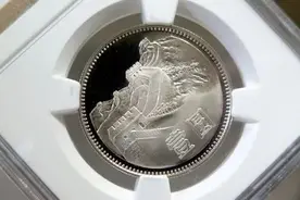 突破40万！罕见年份的硬币，找到就发了图片