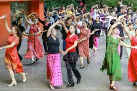 话 说 交 谊 舞图片