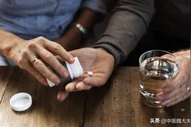 医生劝告：这样吃降压药真的很危险！很多患者还在犯，赶紧对照下图片