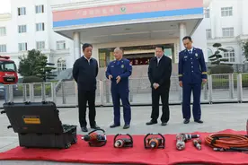 贺州市人大常委会主任陆海平带队深入贺州消防走访市人大代表并开展调研图片