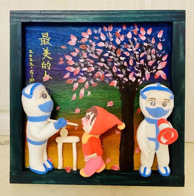 宝山这里的社区小先生以画抗“疫”，致敬逆行者