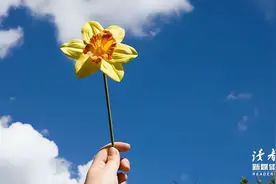 “孩子，人生实苦，但……”一位爸爸写给青春期女儿的8句话，句句在理，专治叛逆图片