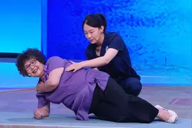 两个不良姿势，让腰越来越疼！不花钱、不开刀，在家也能防腰疼图片