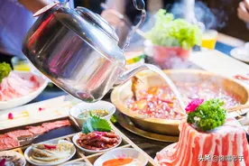 火锅店的三大暗语：帮涮菜、收空盘、勤加汤，切记不懂就尴尬了图片