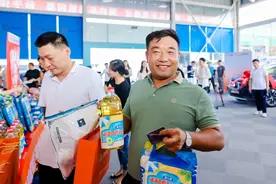 情系出车司机，暖心慰问送关怀，滴滴第九届清凉福利站走进海南三亚图片