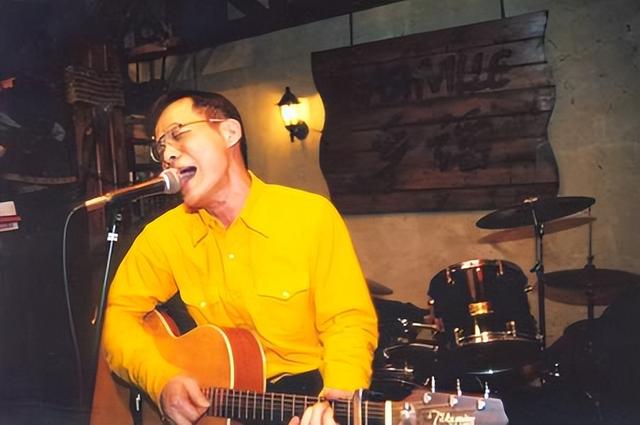 织毛衣张玮玮歌曲,潮流趋势|论毛衣的重要性 - 冷求网