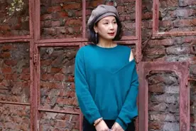 为什么说女人上了年纪，戴帽子更气质？看了这些60+女人就知道了图片