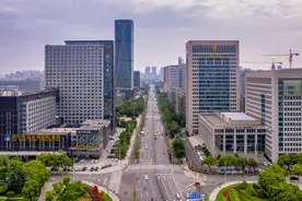 业主将住宅改变为经营性用房，没有给其他业主造成噪音、污水、异味等影响的，是否应当承担民事责任？图片