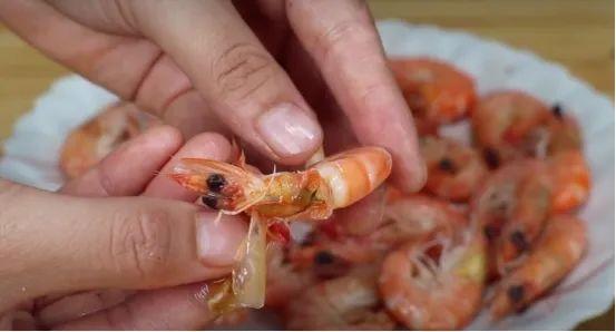 虾头能不能吃?黄色的是屎还是黄?很多人搞错了,看完涨知识