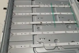 如何惊心动魄的更换电视灯条图片