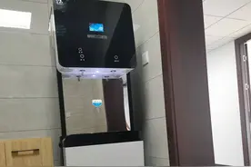 多喝水对我们身体有很多好处图片