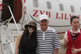 赵本山私人飞机的空姐，条件苛刻身材诱人，年薪更高达数十万图片