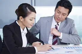 地产营销总，最高月收入5万，疫情后入不敷出图片