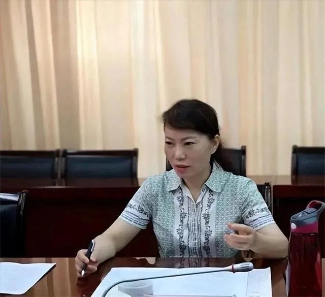 16岁从警入职43年，上班穿4000元短袖，警号030008狠角色终于落网