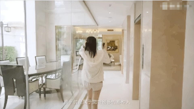 表面是艺人，实际是富家千金的8位女星，她们更不怕的就是潜规则