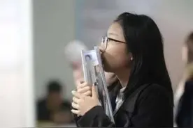 遍地都是大学生，985 211毕业难找工作，上大学还有必要吗？图片