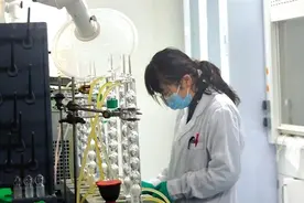 科技创新做“药引” 研发升级制良药 省中药现代制药工程研究院为我省中（藏）药产业高质量发展开出“良方”图片