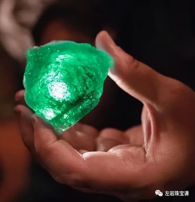 绿宝石王者——祖母绿入门指南