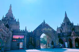 云南边境的院子，被84号界碑分成2半，睡觉在缅甸上厕所在我国图片