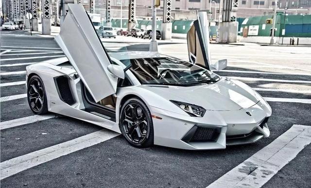 全屏超高清的超跑豪车壁纸 .欣赏一下 ！#创作灵感