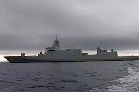 中俄海上联演，俄军摄影师近拍南昌舰，中国055大驱气势磅礴图片