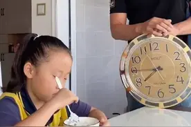 网红父女圈粉700万，被央视点名表扬：最高级的炫富，是养出这样的孩子图片