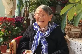 河南一92岁老人，因太会布置而走红，一人独居，生活依旧有滋有味图片