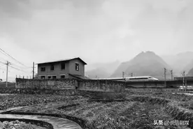 中国摄影网签约摄影师罗绍玲《涅槃之路》图片