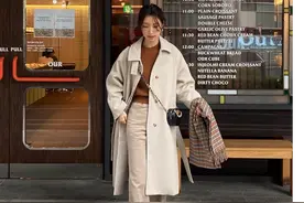 把“基础色”穿出高级感的才是真高手，低调不失质感，经典耐看图片