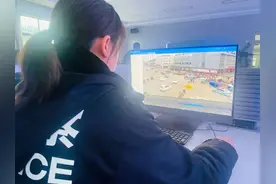 姜堰交警警告：别拿临时红绿灯不当回事，一样罚款扣分图片