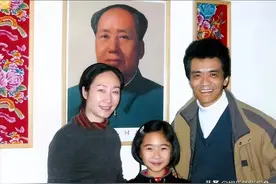 康祈宗郭昶去世16年，妻子潘洁独自一人带大女儿，不愿重组家庭图片