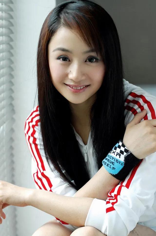 演员曹颖,拍戏拍来一个老公,结婚13年浪漫依旧