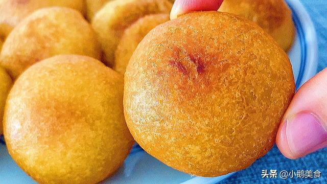 炸糖糕最忌小火慢炸，婆婆卖了40年的糖糕，教你炸糖糕正确做法