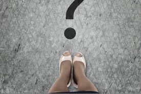 七十多岁老人，脱离不了呼吸机，放弃还是继续治疗？图片