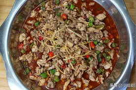 家庭版的“仔姜鲜锅兔”这样做，麻辣鲜香无腥味，超级下饭好吃图片