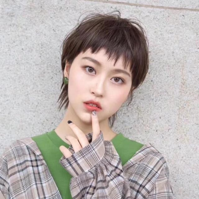 谁说"圆脸"不能剪短发?这4款日系短发,显脸小又可爱好看