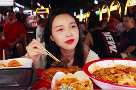 大批网红收入曝光，吃播小贝要价近30万，业内直言不要心疼网红图片